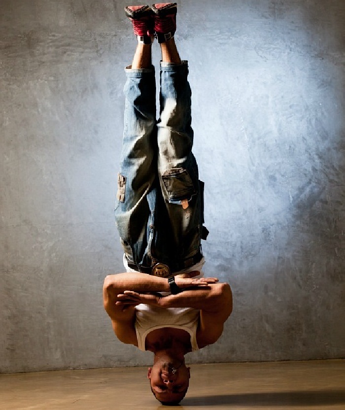 Воздушный гимнаст - заказ артистов: праздничное агентство - фото артиста (группы).